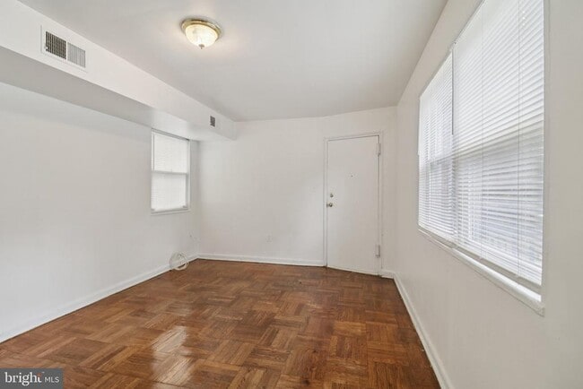 Building Photo - 500 Tennessee Ave NE