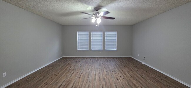 Building Photo - 3 BED/2.5 BATH IN LOVELY SCHERTZ! Less than 5 miles to Randolph AFB