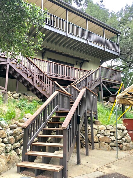 Building Photo - 754 Old Topanga Canyon Rd