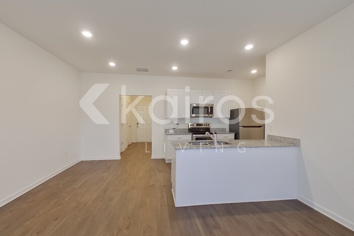 Building Photo - 218 Long Is Dr