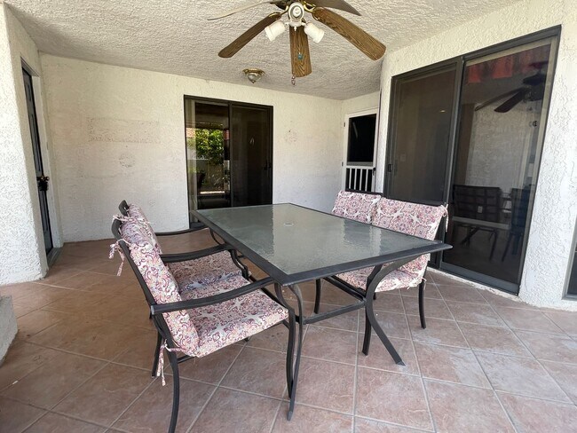 Building Photo - Desirable Windsor Beach Condo! Unfurnished...