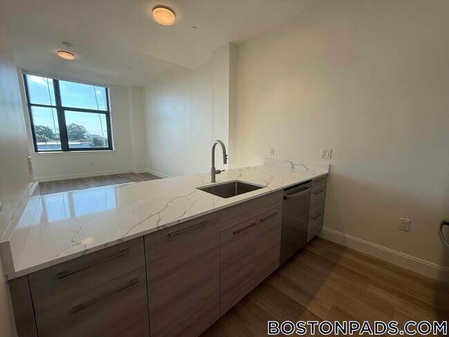 Building Photo - 1079 Commonwealth Ave