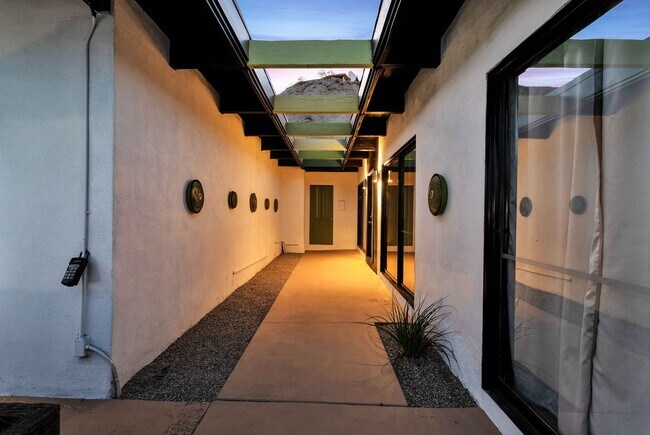 Building Photo - 39955 Estates Rd