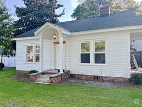 Building Photo - COMING SOON! Downtown Conway, 3 Bedroom/1 ...