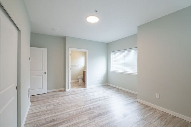 Building Photo - 13001 S Crompton Lane