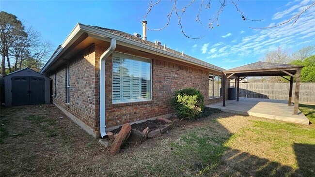 Building Photo - 1225 NW 198th St