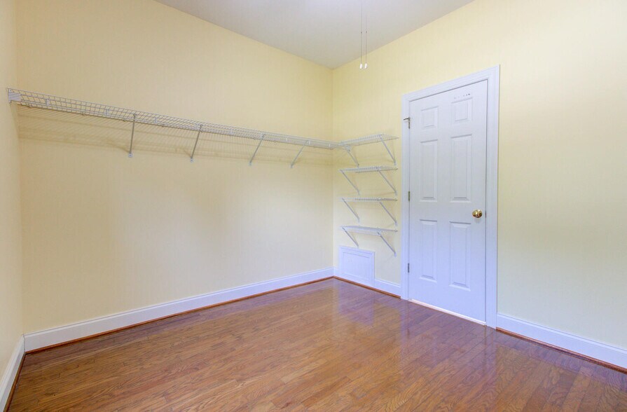 Building Photo - 4806 Alida Pl