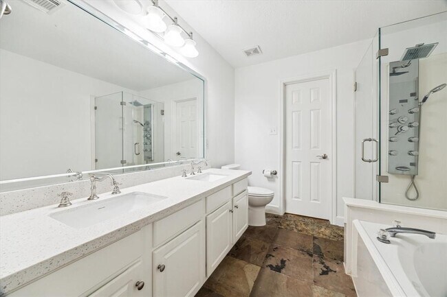 Building Photo - 227 Blushwood Pl