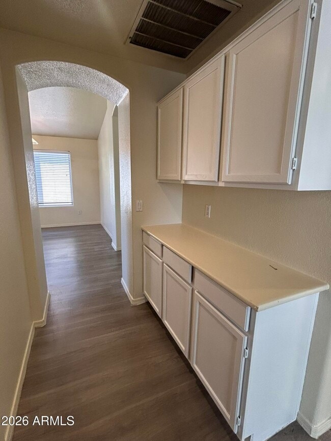 Building Photo - 51 N Del Pueblo Pl