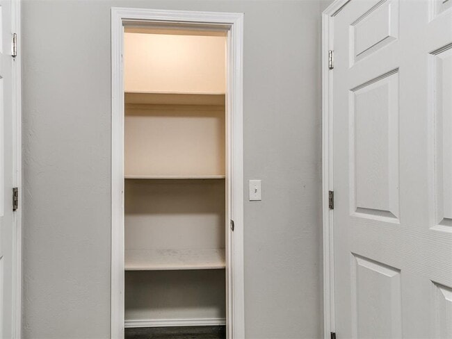 Building Photo - 2217 Stella Rd