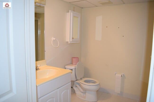 Building Photo - 1566 Heron Cir