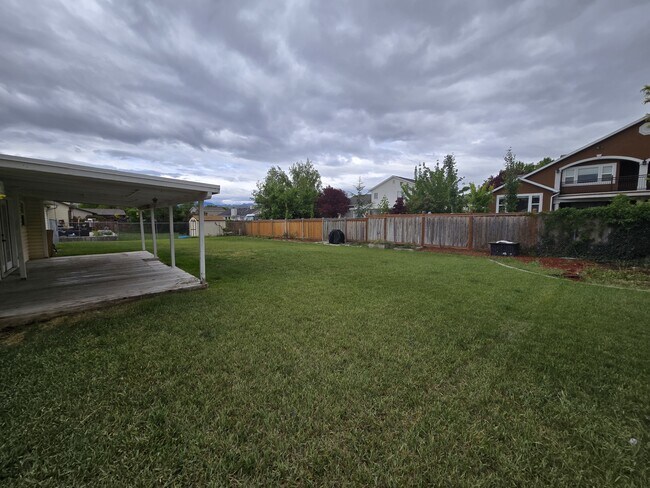 Building Photo - 2575 Dry Creek Dr