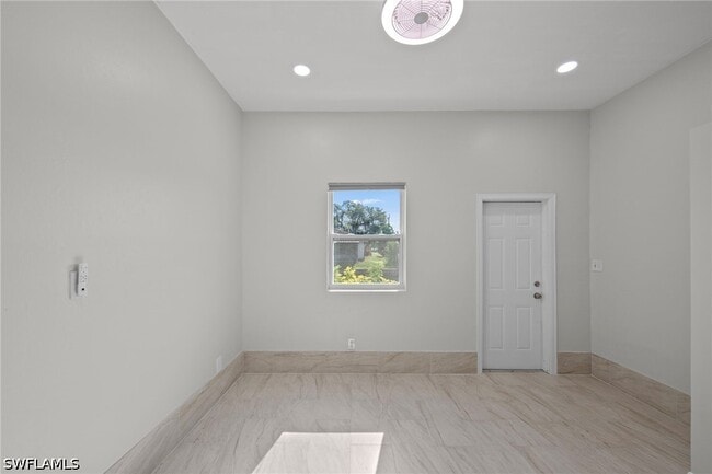 Building Photo - 7195 Reymoor Dr