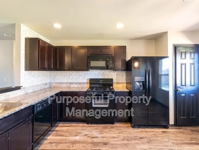 Building Photo - 1425 Sandstone Dr