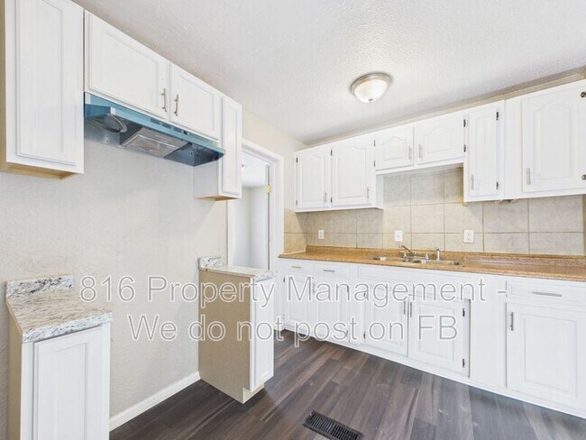 Building Photo - 5710 Askew Ave