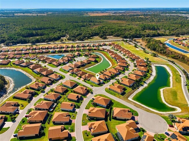 Building Photo - 1033 Sawgrass Dr