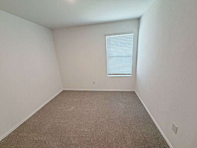 Building Photo - 5131 Blind Shot