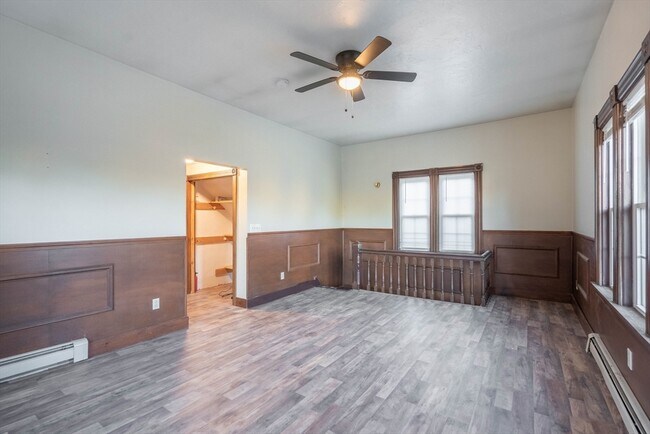 Building Photo - 85 E Main St