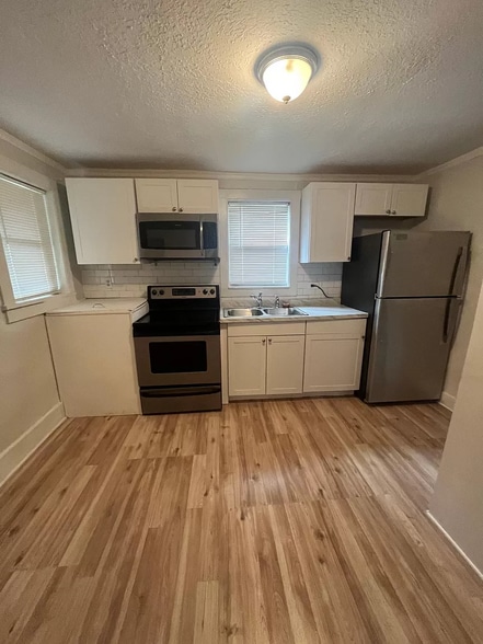 Building Photo - 1035 Maynard St