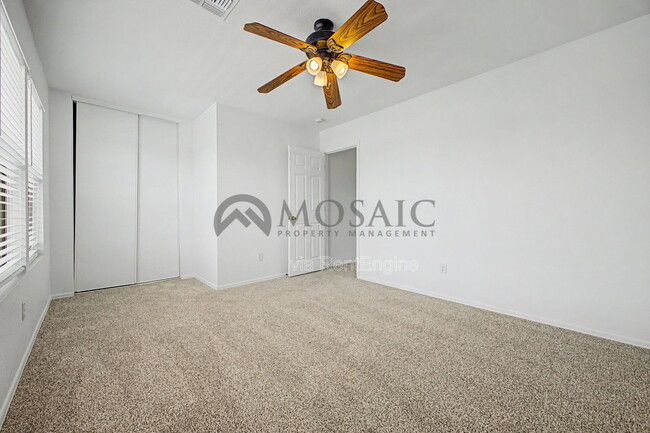 Building Photo - 2232 E Spruce Dr
