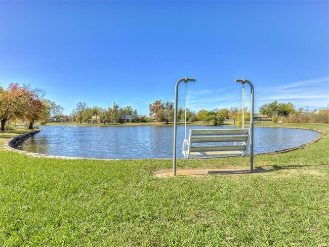 Building Photo - Look at this beautiful home!! 4 bed, 3 full baths!