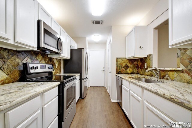 Building Photo - 8107 Rustic Park