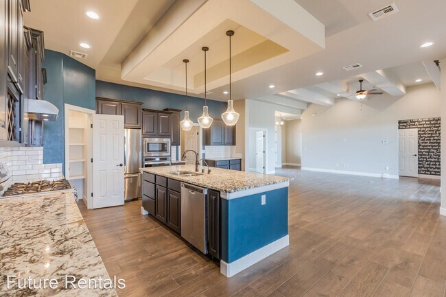Building Photo - 5 br, 2.5 bath House - 1065 Datura