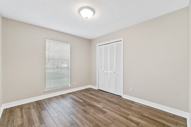 Building Photo - 25814 Leafywood Dr