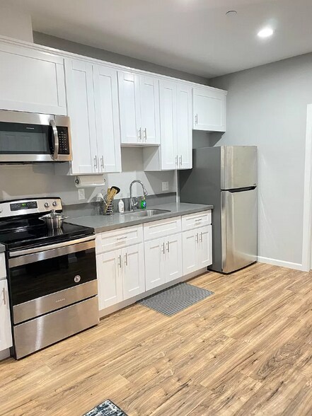 Building Photo - 532 Cesar E. Chavez Pkwy