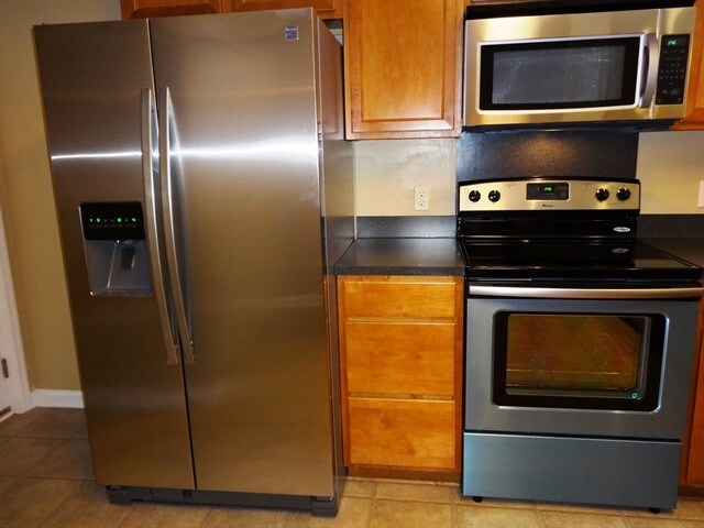 Building Photo - 5015 Whitfield Ct