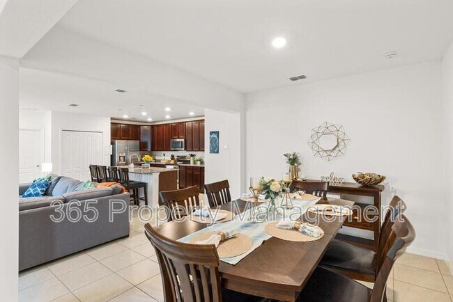 Building Photo - 15257 Mille Fiore Blvd