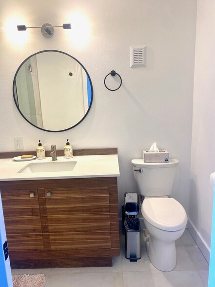 Building Photo - 1215 SE Lexington St