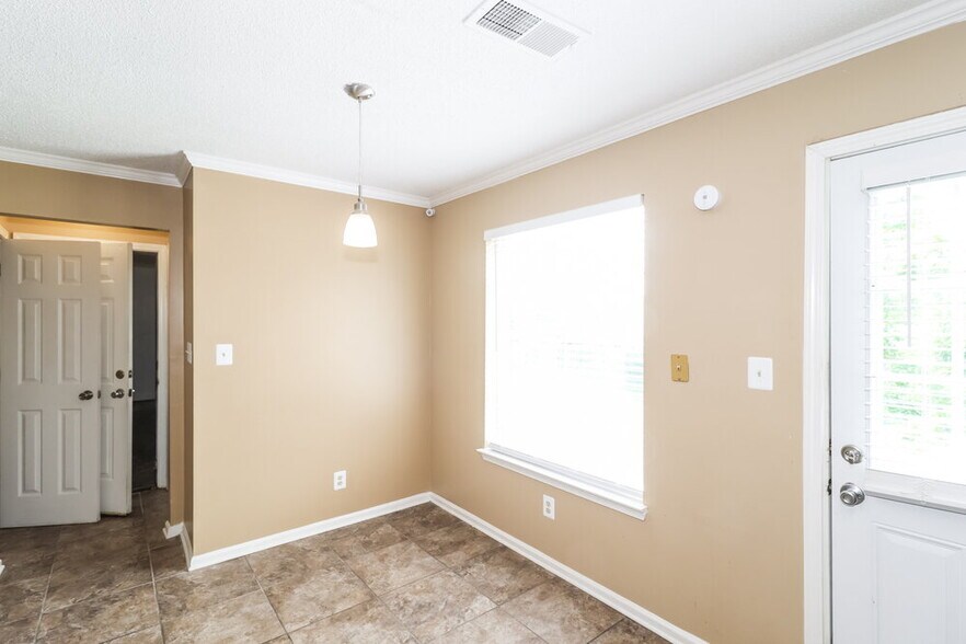 Building Photo - 8900 Fulton Cove