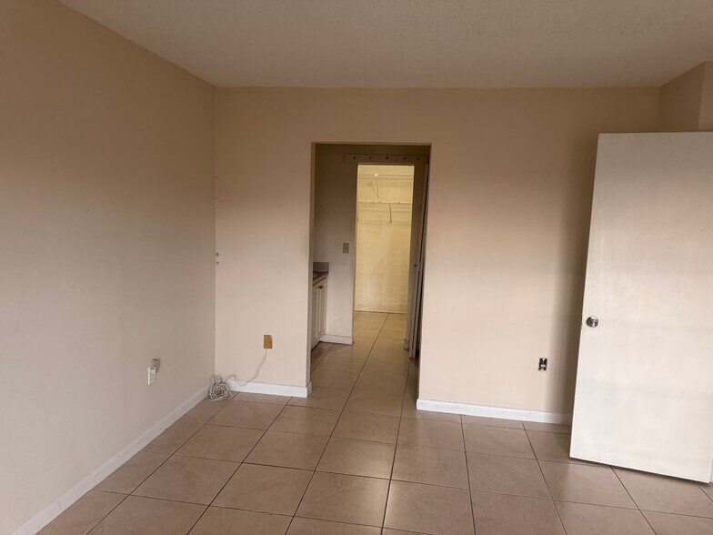 Building Photo - 13870 SW 62nd St