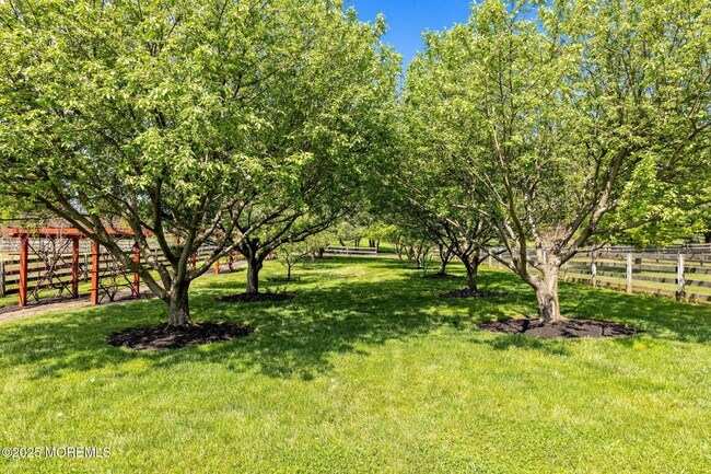 Building Photo - 13 Driftwood Ln