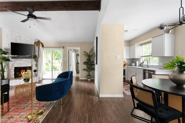 Building Photo - 2320 Montclaire St