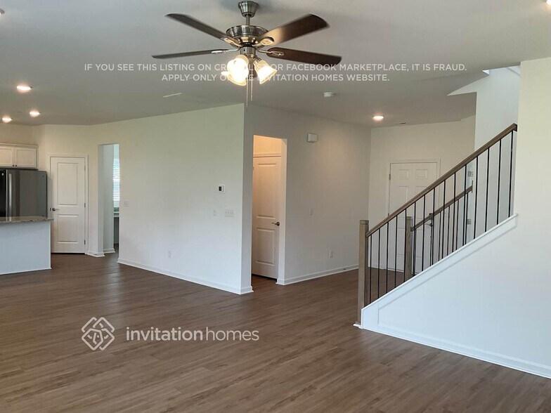 Building Photo - 3802 Lantern Ln