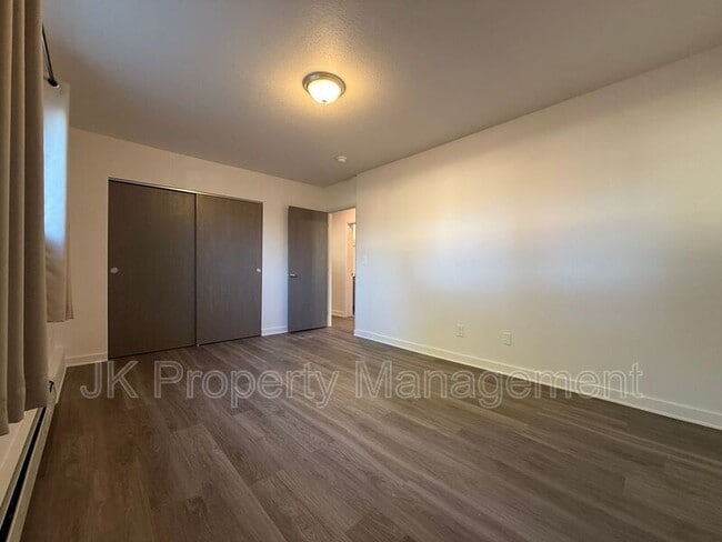 Building Photo - 3440 11th Ave S