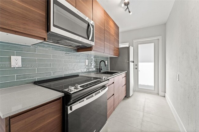 Building Photo - 3500 SW 25th St