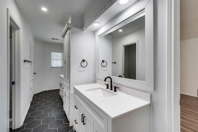 Building Photo - 3403 Sheffield Dr