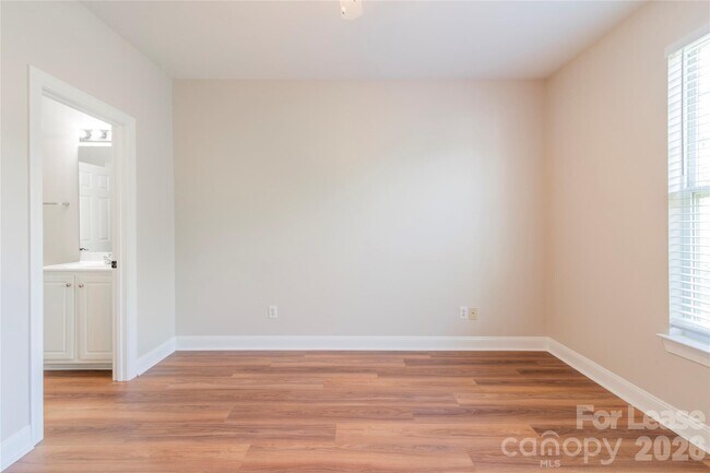 Building Photo - 6716 Mallard Park Dr