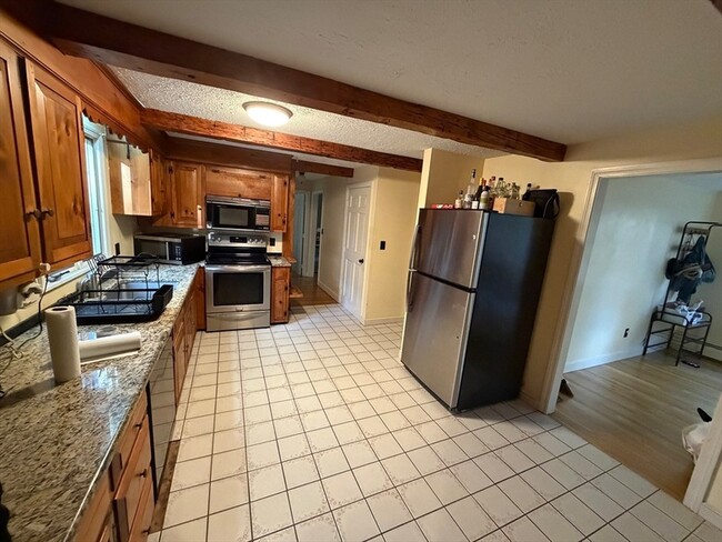 Building Photo - 131 E Washington St