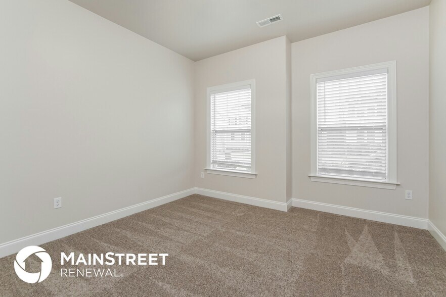 Building Photo - 115 Bowhill Dr