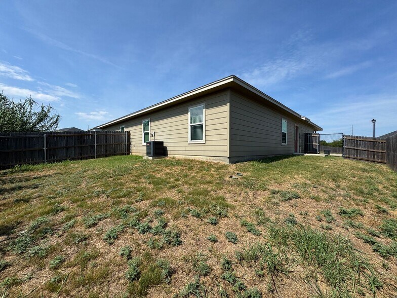 Building Photo - 3506 Barnacle Dr