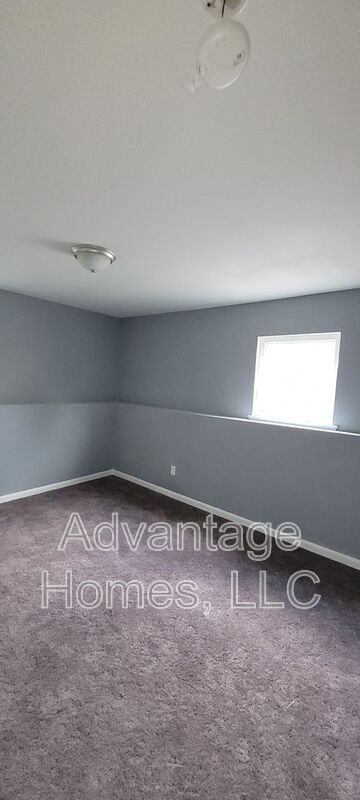 Building Photo - 700 N 70th St