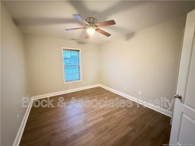 Building Photo - 471 Century Dr