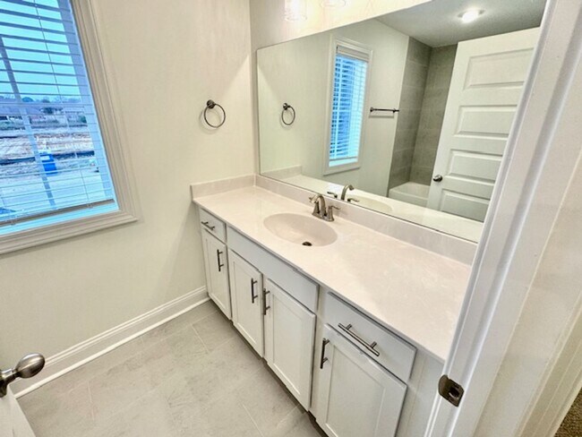 Building Photo - NewburyDr7436