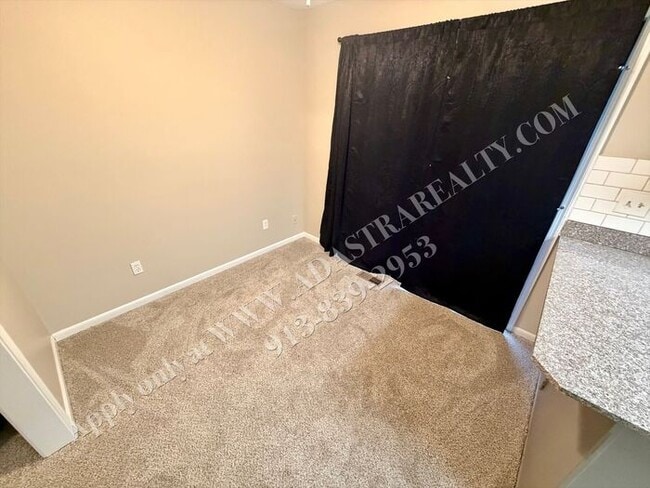 Building Photo - Beautiful Ranch Home in Park Hill School District-Available NOW!