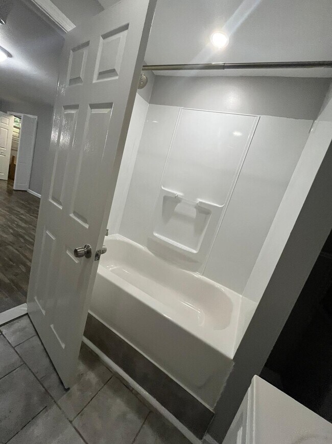 Building Photo - 4674 Mews Dr