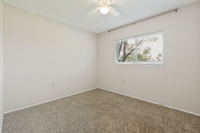 Building Photo - 16006 Eagleway St